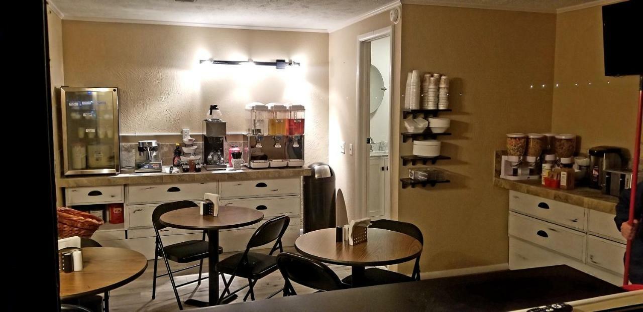 Fairway Inn Berryville Esterno foto